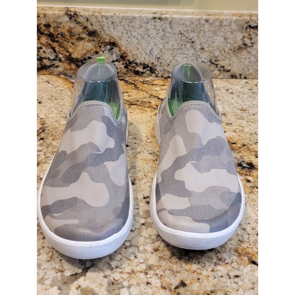 OOFOS Women's 10M Oomg Eezee Low Shoes Camo Walking Shoes - Picture 2 of 8
